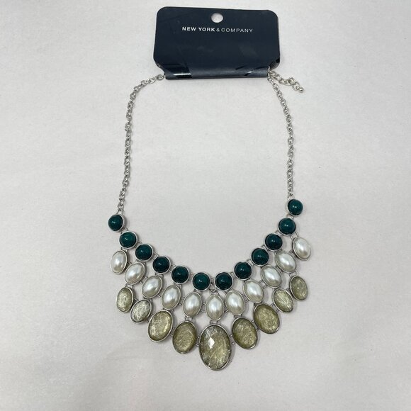 New York & Company Statement Bib Necklace Y2K Faceted Green‎ Christmas Party - Picture 1 of 7